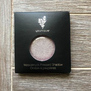 Younique MOODSTRUCK pressed shadow single compact - Trusting Lavendar Shimmer